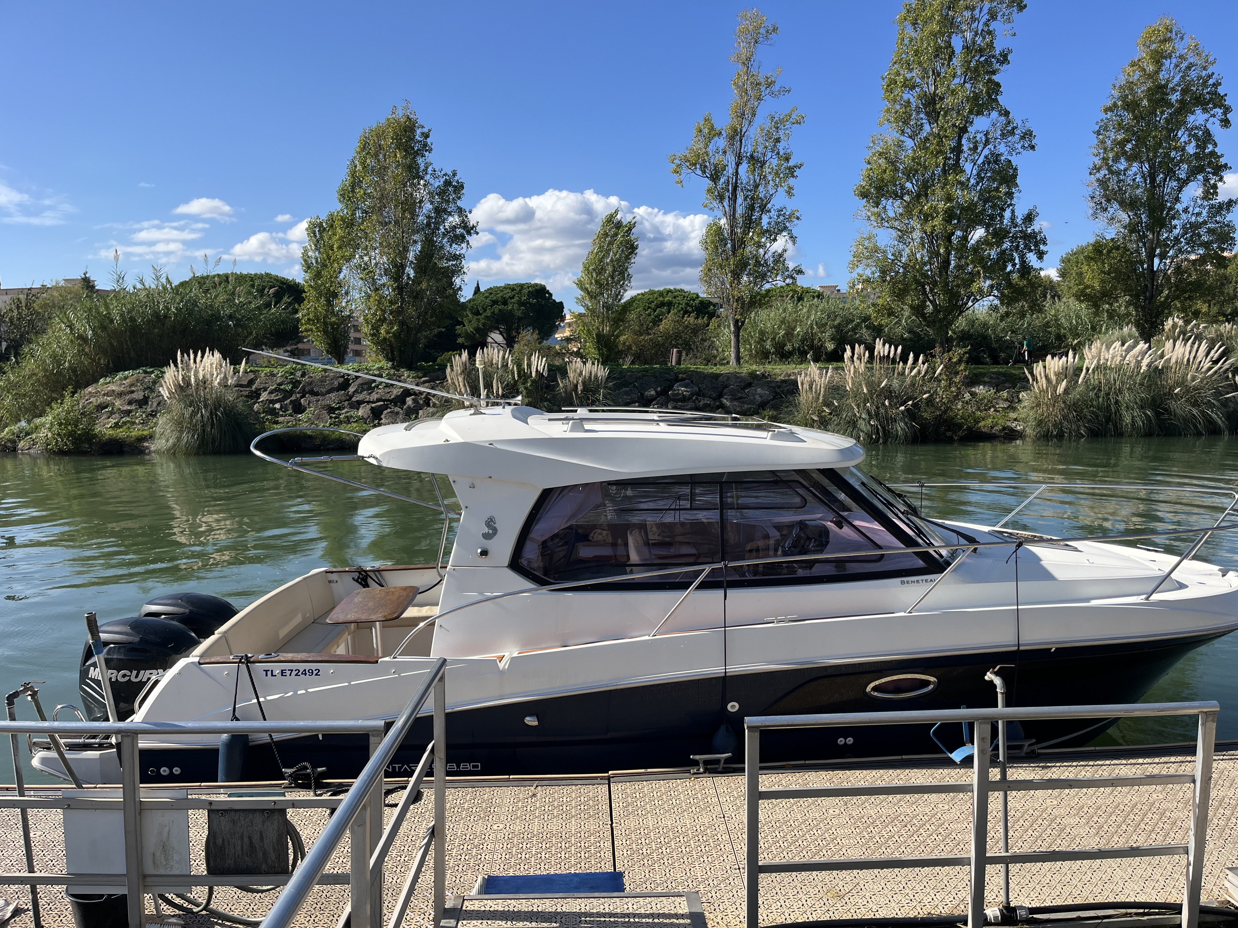 slider 14 Beneteau Antares 880